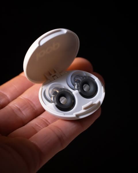 Loop Engage 2 Plus: Comfortable Conversations – Loop Earplugs