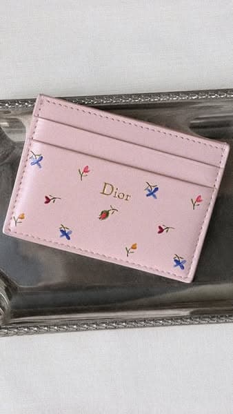 DIOR | ギフト｜ウィメンズ、メンズ、ベビー、ホームのギフト・プレゼントセレクション｜ DIOR （ディオール）公式ブティック