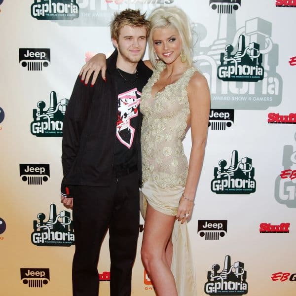 At 20, Anna Nicole Smith's son was found unresponsive, dead after indulging in deadly practices. Anna Nicole passed away just six months later. Here are stars who lost children.