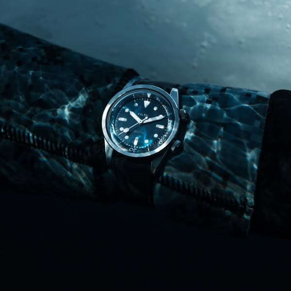 Aquascaphe Dual-Crown.