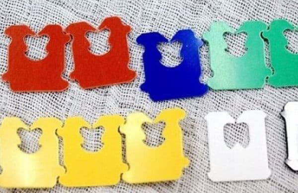 Put A Bread Clip In Your Wallet When Traveling