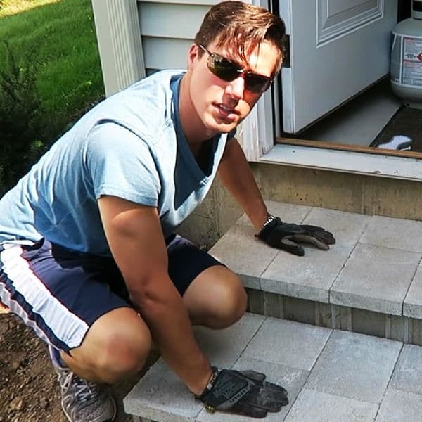 Man's Clever Hack Using Cinder Blocks Is Taking People's Living Spaces To Another Level