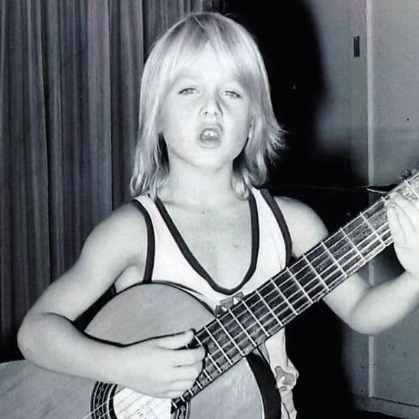 People Are Trying To Guess The Celebrities From Their Childhood Photos, And It Isn't Easy