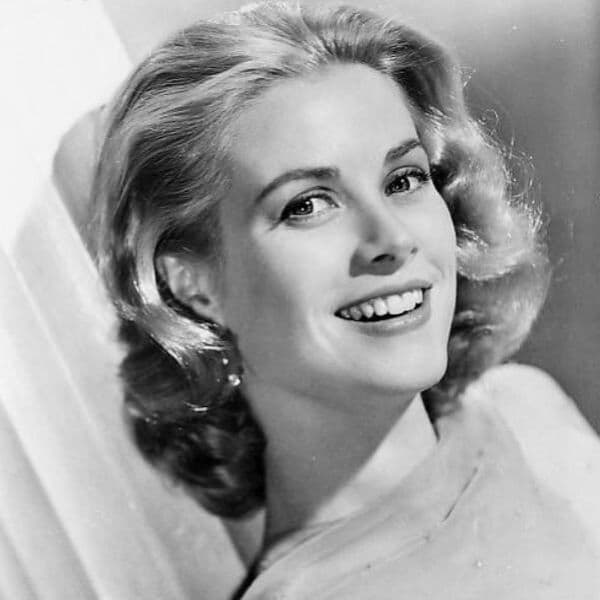 At 52, Grace Kelly's husband had to end her life support after realizing there was no hope. This painful reality was hidden from their children. Here are lesser-known facts about her.