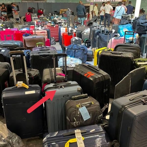 Flight Attendants Say Never To Travel With This Suitcase