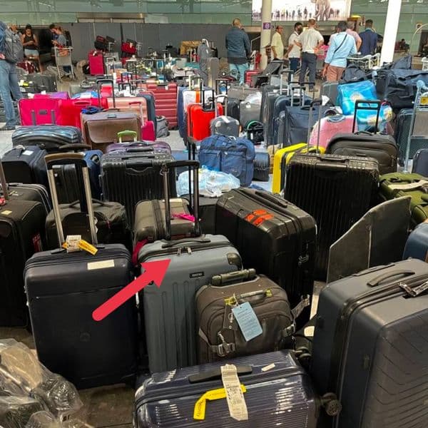 Flight Attendants Say Never To Travel With This Suitcase