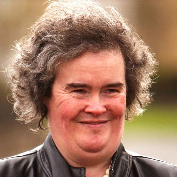 Quando Susan Boyle ficou rica, seu irmão exigiu £ 60.000 e ameaçou se matar se ela não lhe desse o dinheiro. Aqui estão mais informações sobre a vida de Susan Boyle.