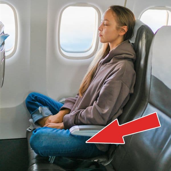 People Took To The Internet To Share Truly Genius Flight Hacks For Long-Haul Trips